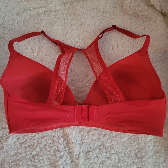 Red wireless 34DD VS bra - Picture 2 of 3